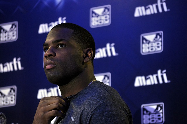 卢站在十二 卢站在十二